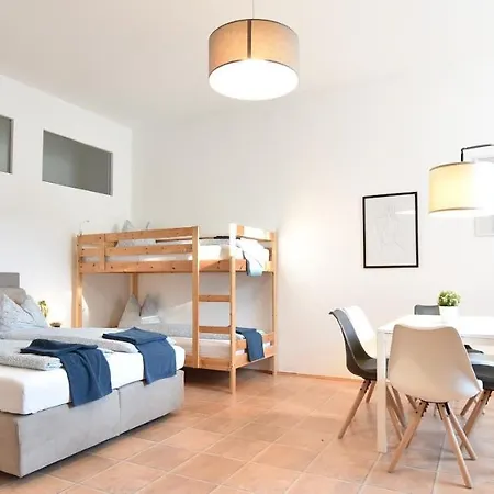 Super With Free Parking Apartment
