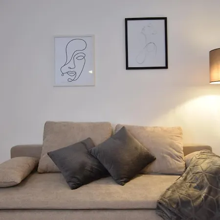 Super With Free Parking Lejlighed